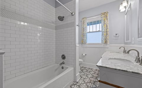 Tiny photo for 1502 Bailey Avenue, Chattanooga, TN 37404 (MLS # 1528595)