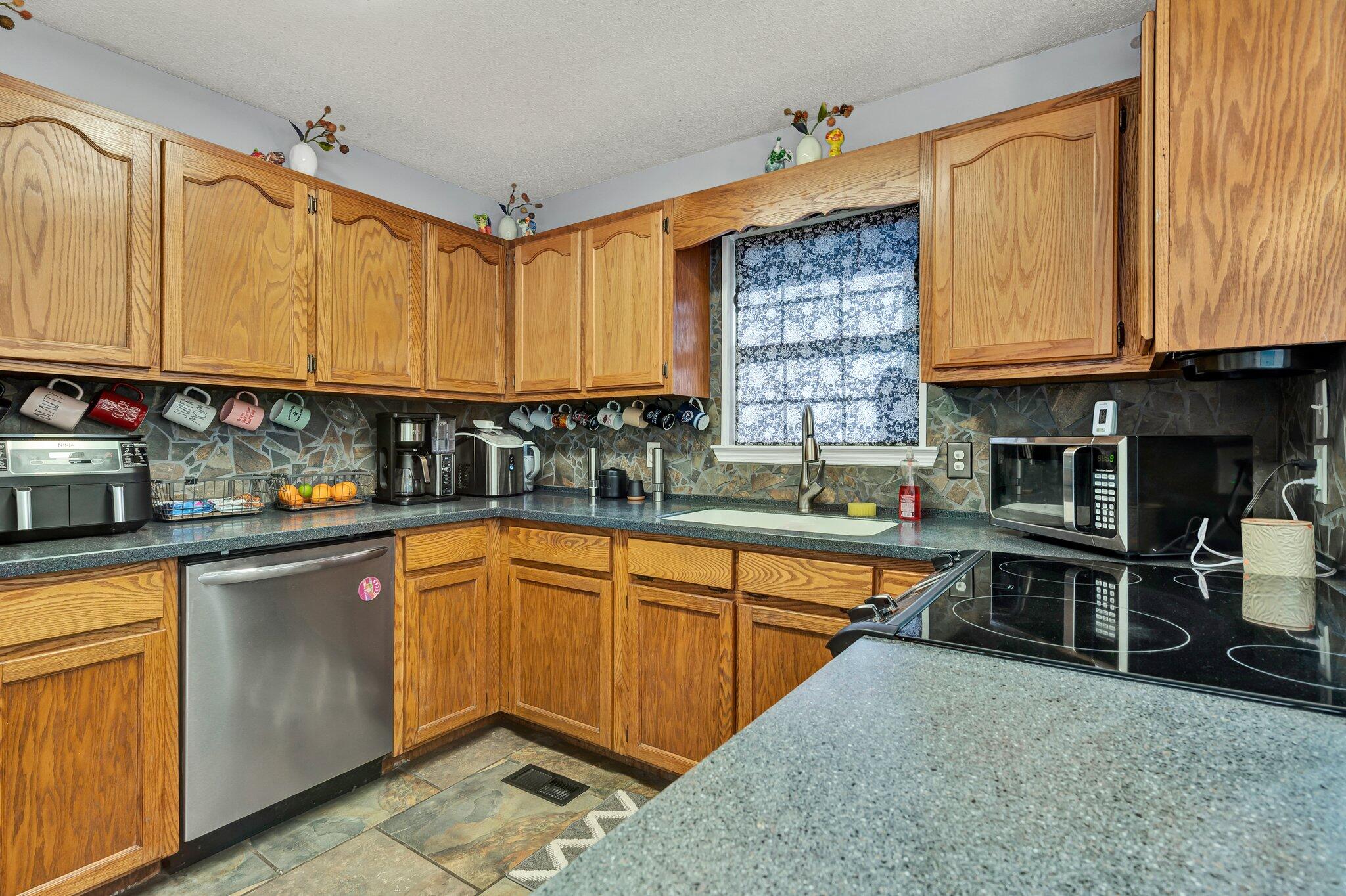 3351 Somerset Drive, Cleveland, Tennessee image 11