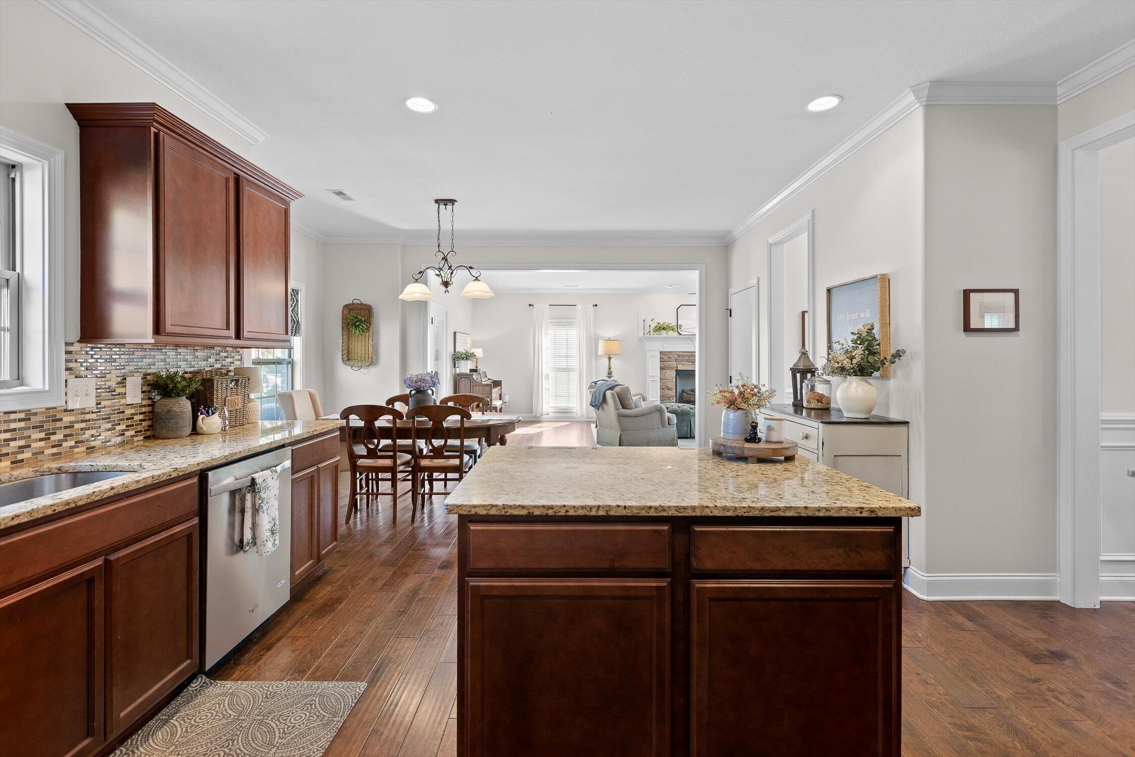 Knoxville, Tennessee 37922, United States, 3 Bedrooms Bedrooms, ,4 BathroomsBathrooms,Residential,Active,195213