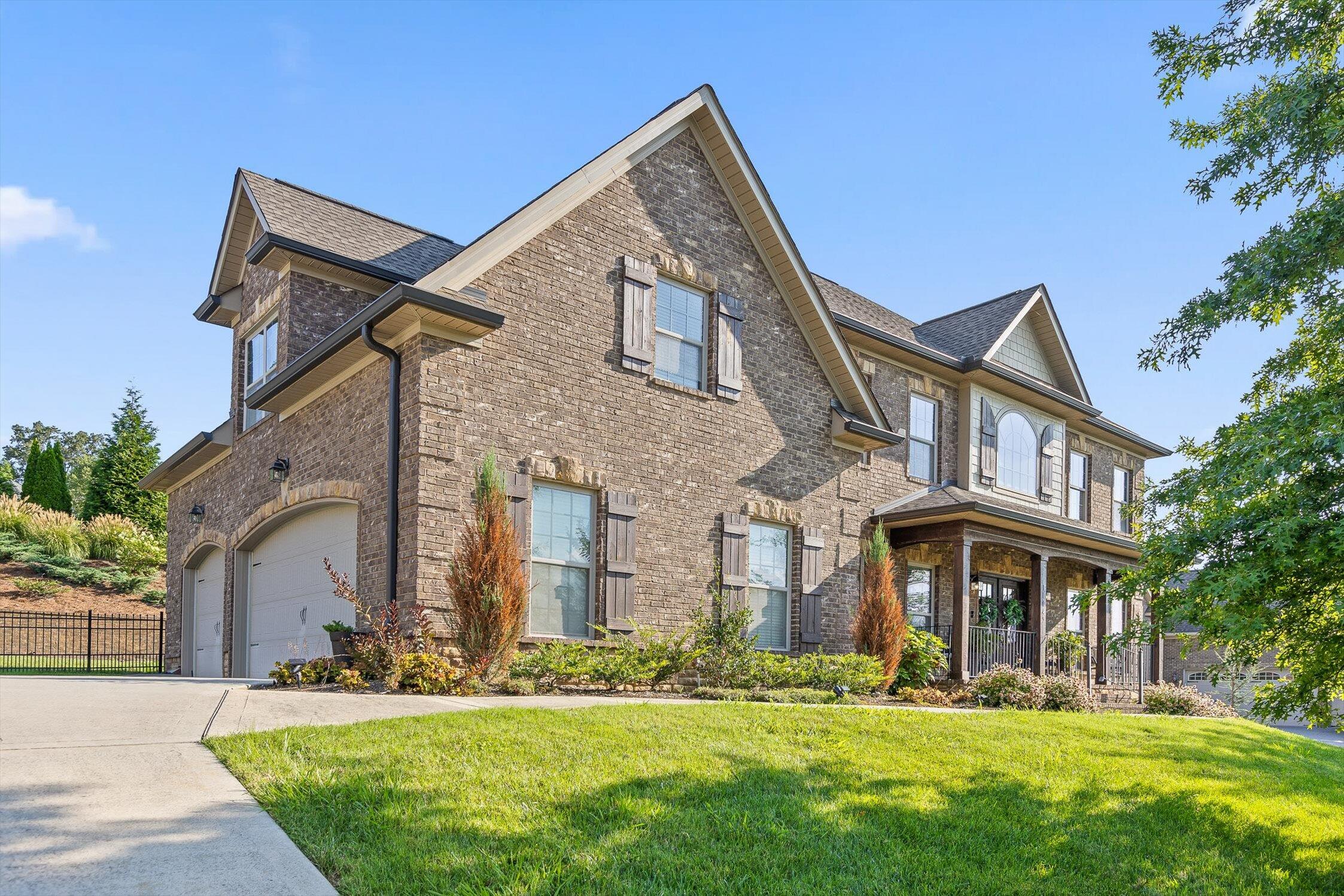 Knoxville, Tennessee 37922, United States, 3 Bedrooms Bedrooms, ,4 BathroomsBathrooms,Residential,Active,195213