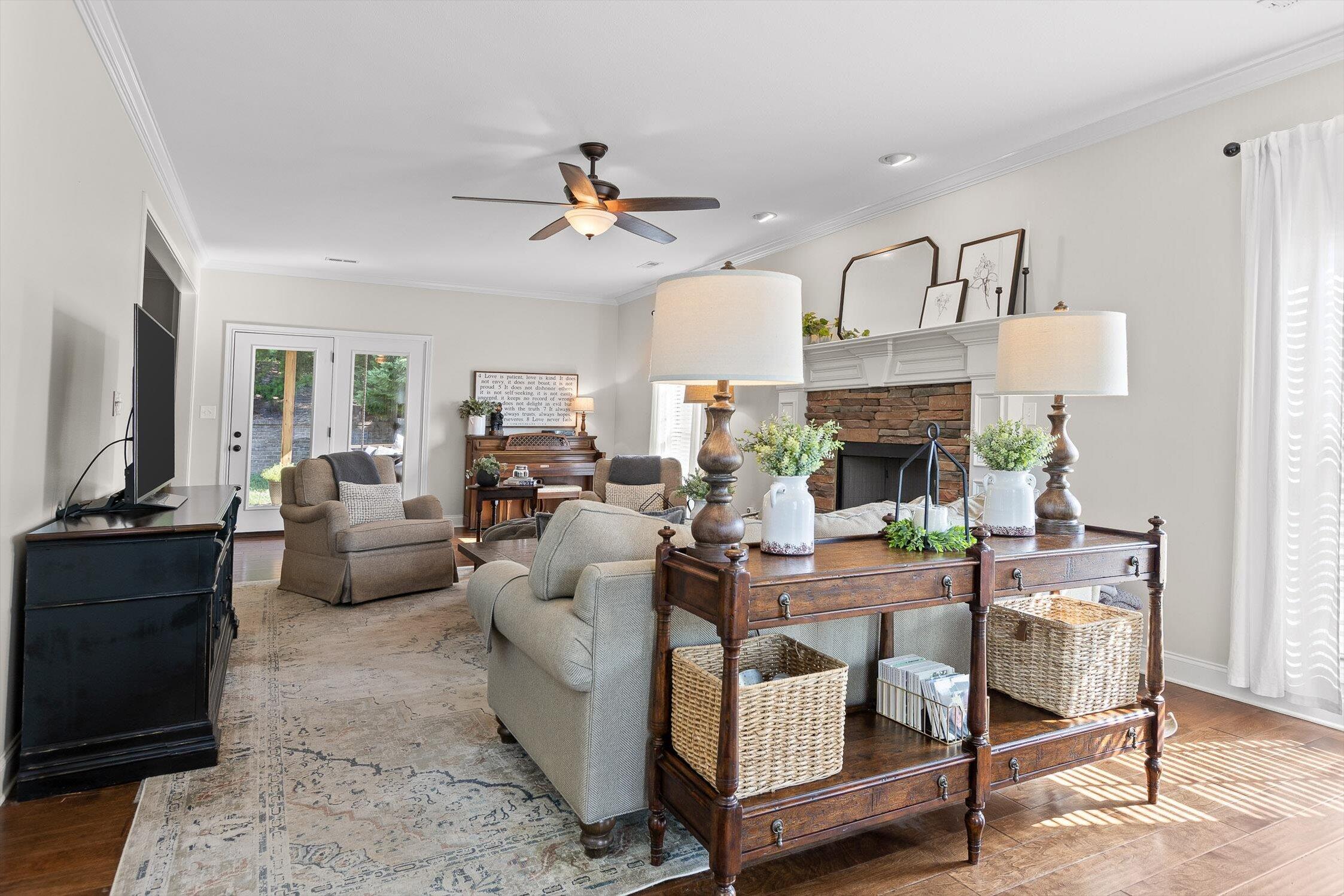 Knoxville, Tennessee 37922, United States, 3 Bedrooms Bedrooms, ,4 BathroomsBathrooms,Residential,Active,195213