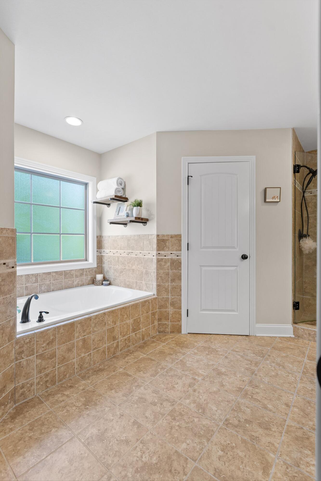 Knoxville, Tennessee 37922, United States, 3 Bedrooms Bedrooms, ,4 BathroomsBathrooms,Residential,Active,195213