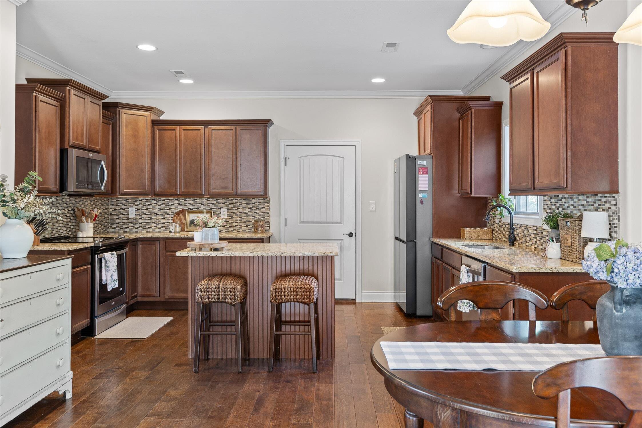 Knoxville, Tennessee 37922, United States, 3 Bedrooms Bedrooms, ,4 BathroomsBathrooms,Residential,Active,195213