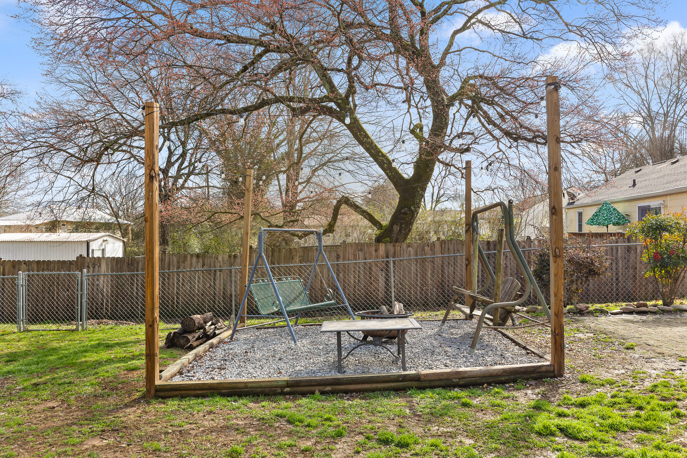 Chattanooga, Tennessee 37412, United States, 3 Bedrooms Bedrooms, ,2 BathroomsBathrooms,Residential,Contingent,4060