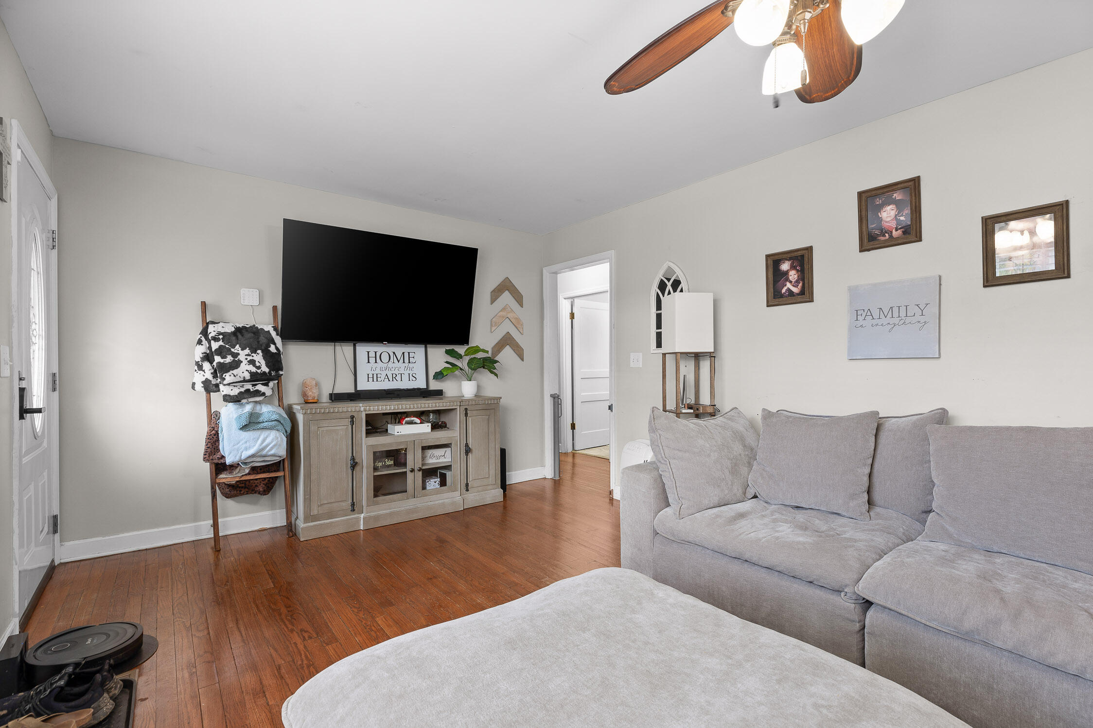 Chattanooga, Tennessee 37412, United States, 3 Bedrooms Bedrooms, ,2 BathroomsBathrooms,Residential,Contingent,4060