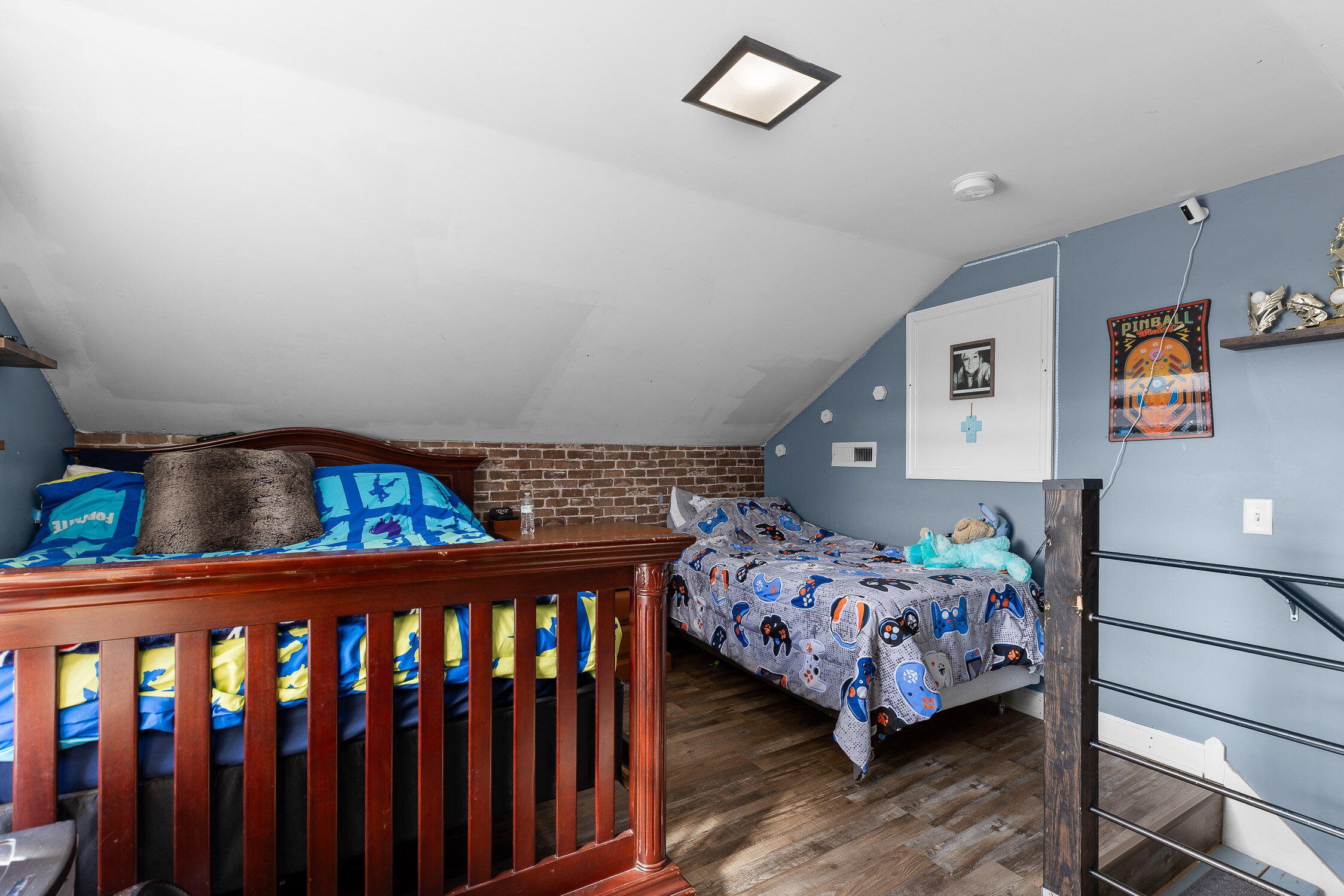 Chattanooga, Tennessee 37412, United States, 3 Bedrooms Bedrooms, ,2 BathroomsBathrooms,Residential,Contingent,4060