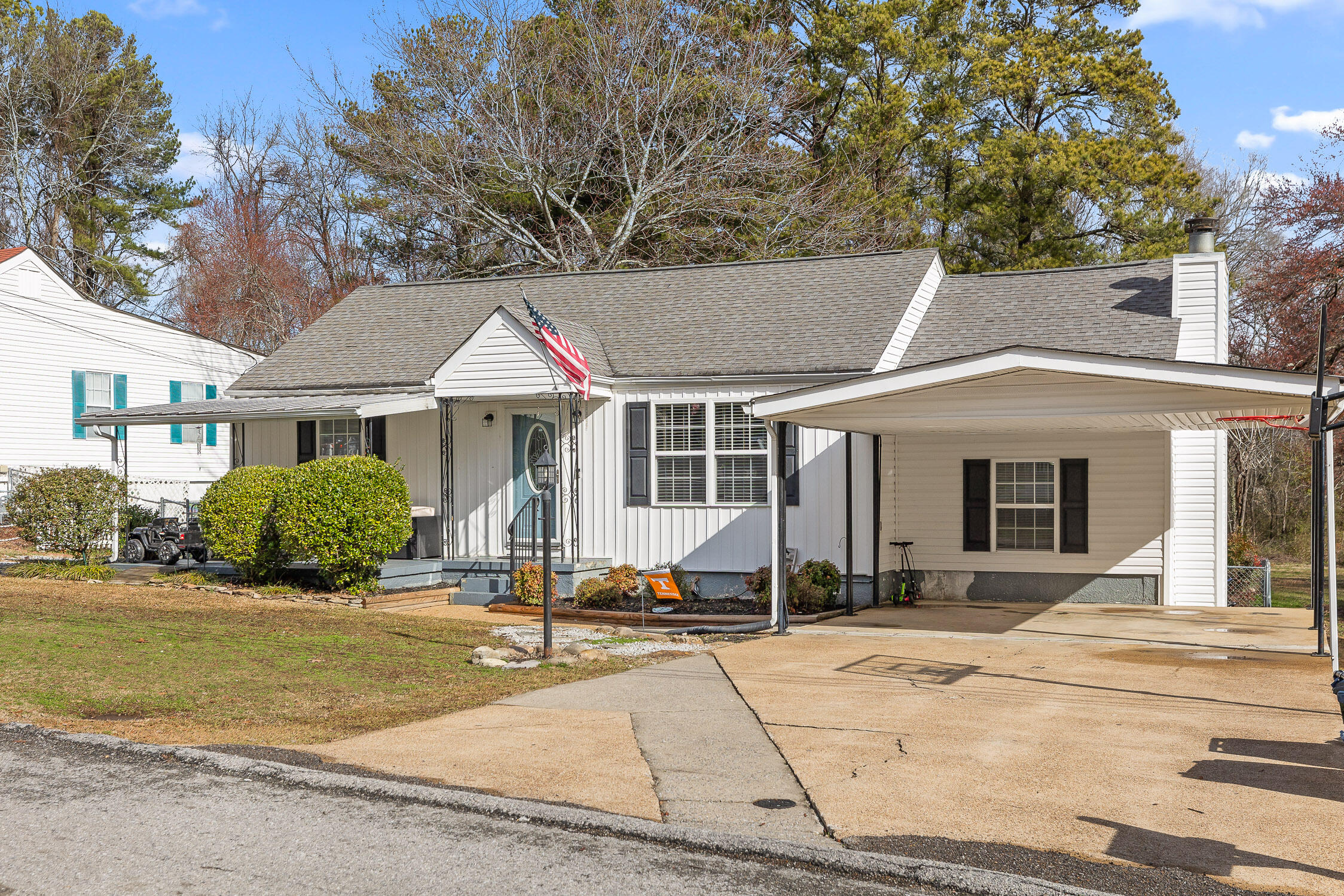 Chattanooga, Tennessee 37412, United States, 3 Bedrooms Bedrooms, ,2 BathroomsBathrooms,Residential,Contingent,4060