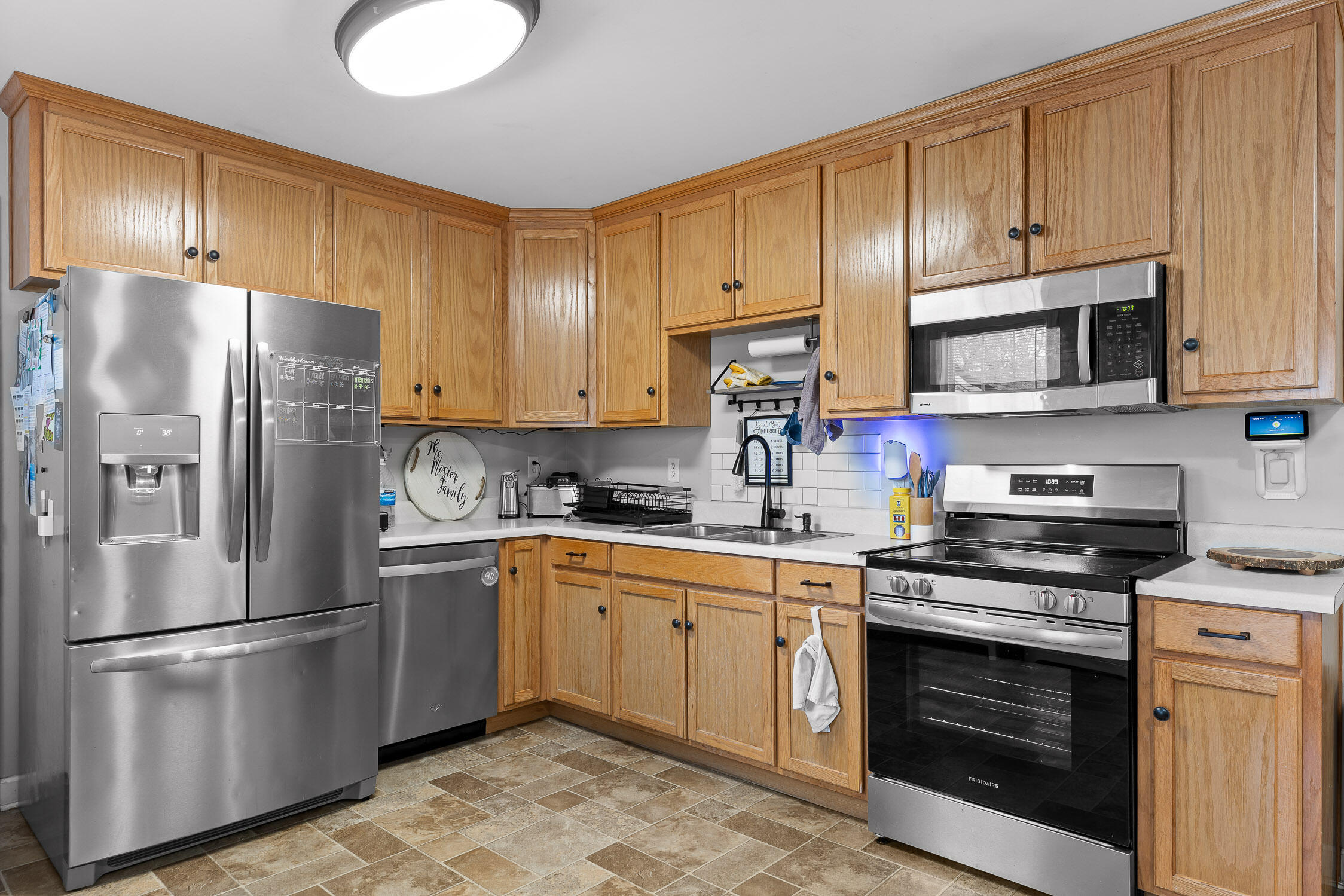 Chattanooga, Tennessee 37412, United States, 3 Bedrooms Bedrooms, ,2 BathroomsBathrooms,Residential,Contingent,4060