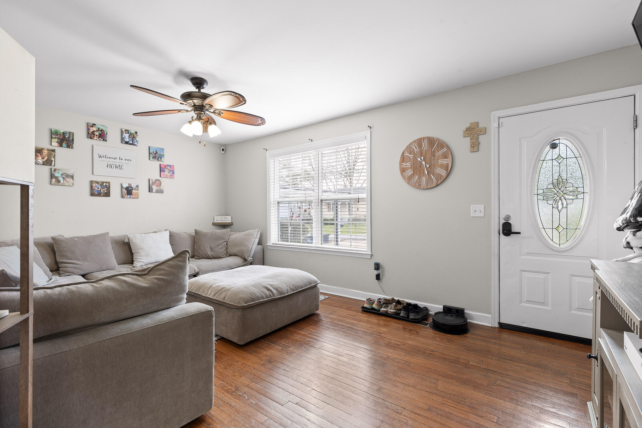 Chattanooga, Tennessee 37412, United States, 3 Bedrooms Bedrooms, ,2 BathroomsBathrooms,Residential,Contingent,4060