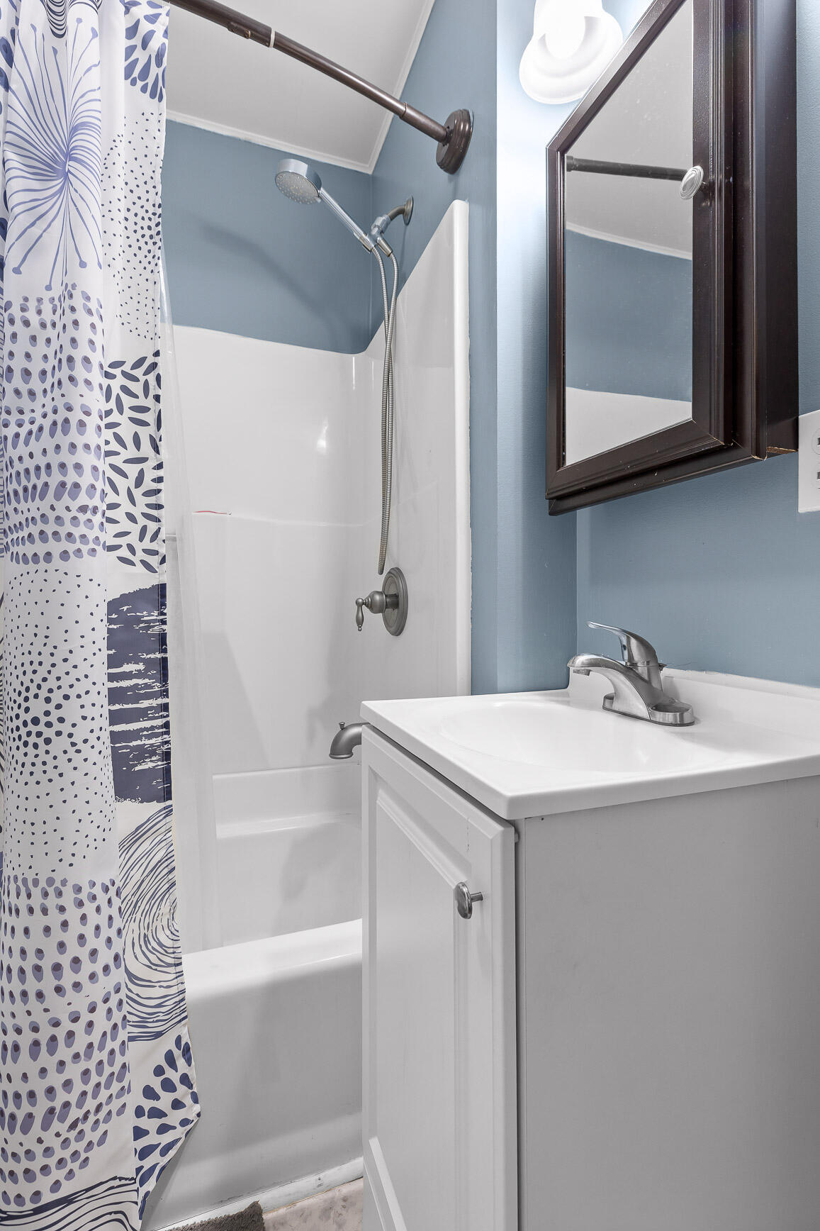 Chattanooga, Tennessee 37412, United States, 3 Bedrooms Bedrooms, ,2 BathroomsBathrooms,Residential,Contingent,4060