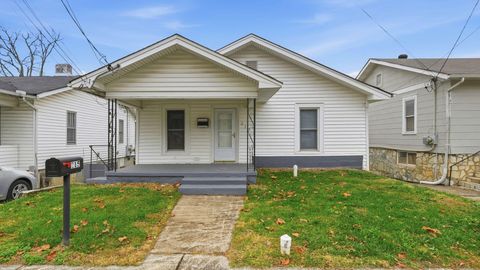 Photo of 215 N Hickory Street, Chattanooga, TN 37404 (MLS # 1525905) Photo of 215 N Hickory Street, Chattanooga, TN 37404 (MLS # 1525905)