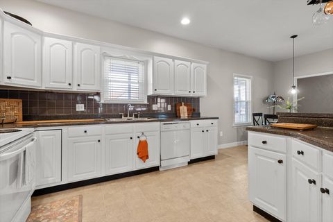 Tiny photo for 621 S 5th Avenue, Chatsworth, GA 30705 (MLS # 1529837)