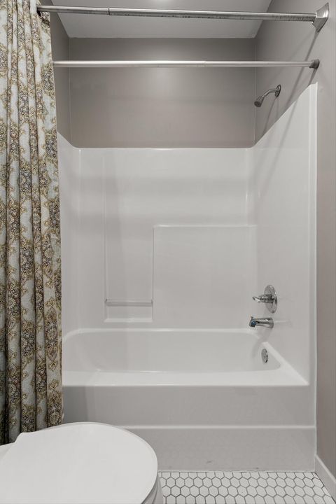 Tiny photo for 621 S 5th Avenue, Chatsworth, GA 30705 (MLS # 1529837)