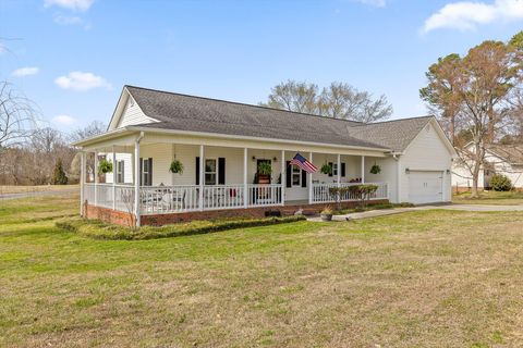 Tiny photo for 621 S 5th Avenue, Chatsworth, GA 30705 (MLS # 1529837)