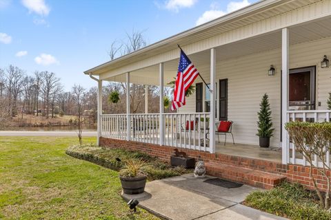Tiny photo for 621 S 5th Avenue, Chatsworth, GA 30705 (MLS # 1529837)