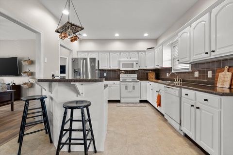 Tiny photo for 621 S 5th Avenue, Chatsworth, GA 30705 (MLS # 1529837)