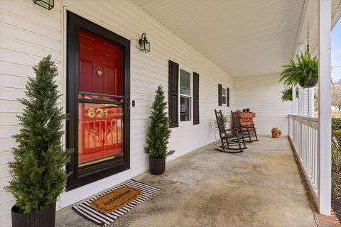 Tiny photo for 621 S 5th Avenue, Chatsworth, GA 30705 (MLS # 1529837)