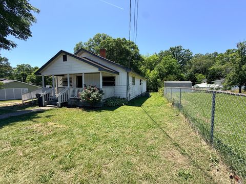 Photo of 408 Chestnut Street, LaFayette, GA 30728 (MLS # 1534851)