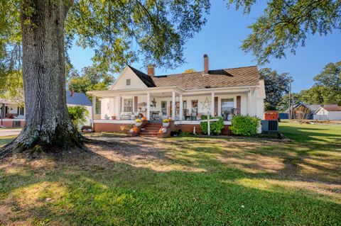 Photo of 69 Myers Avenue, Trion, GA 30753 (MLS # 1522538)
