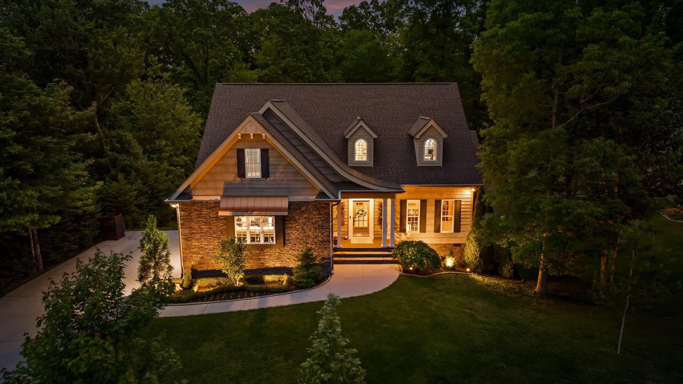 2731 Indian Pipe Lane, Signal Mountain, Tennessee image 2