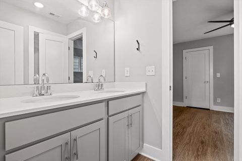 Tiny photo for 2351 E 19th Street, Chattanooga, TN 37404 (MLS # 1530345)