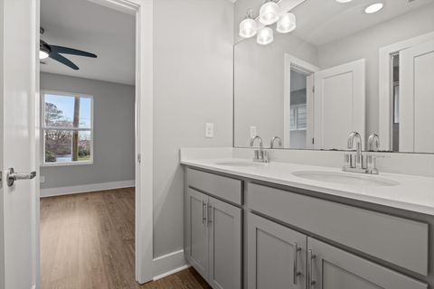 Tiny photo for 2351 E 19th Street, Chattanooga, TN 37404 (MLS # 1530345)