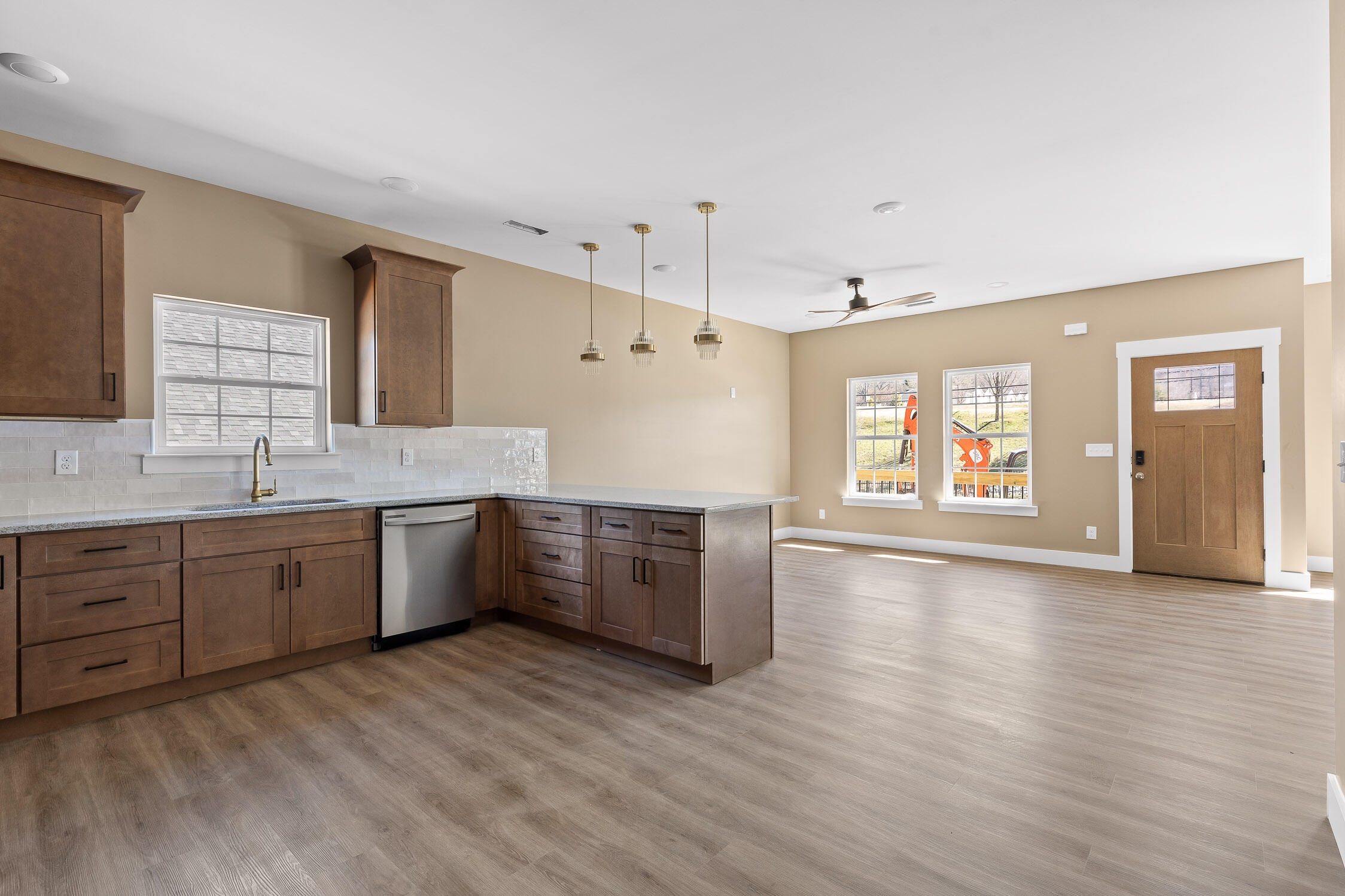 Chattanooga, Tennessee 37406, United States, 3 Bedrooms Bedrooms, ,2 BathroomsBathrooms,Residential,Active,9054