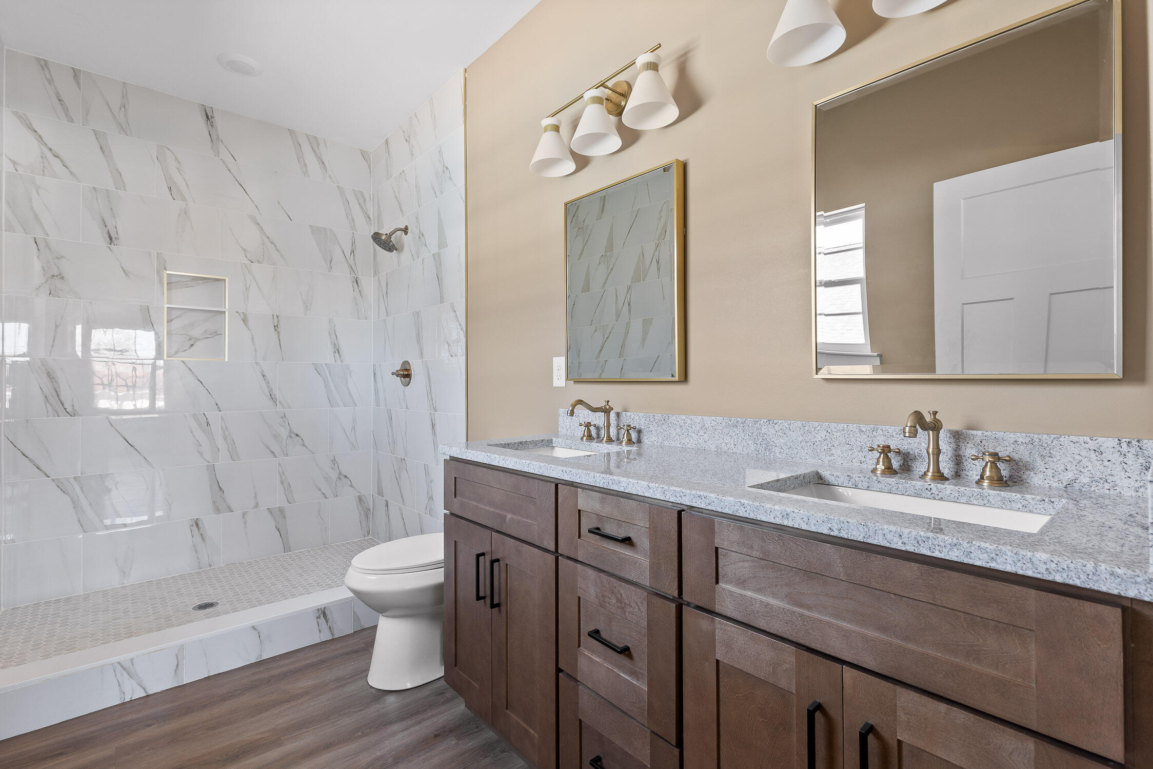 Chattanooga, Tennessee 37406, United States, 3 Bedrooms Bedrooms, ,2 BathroomsBathrooms,Residential,Active,9054