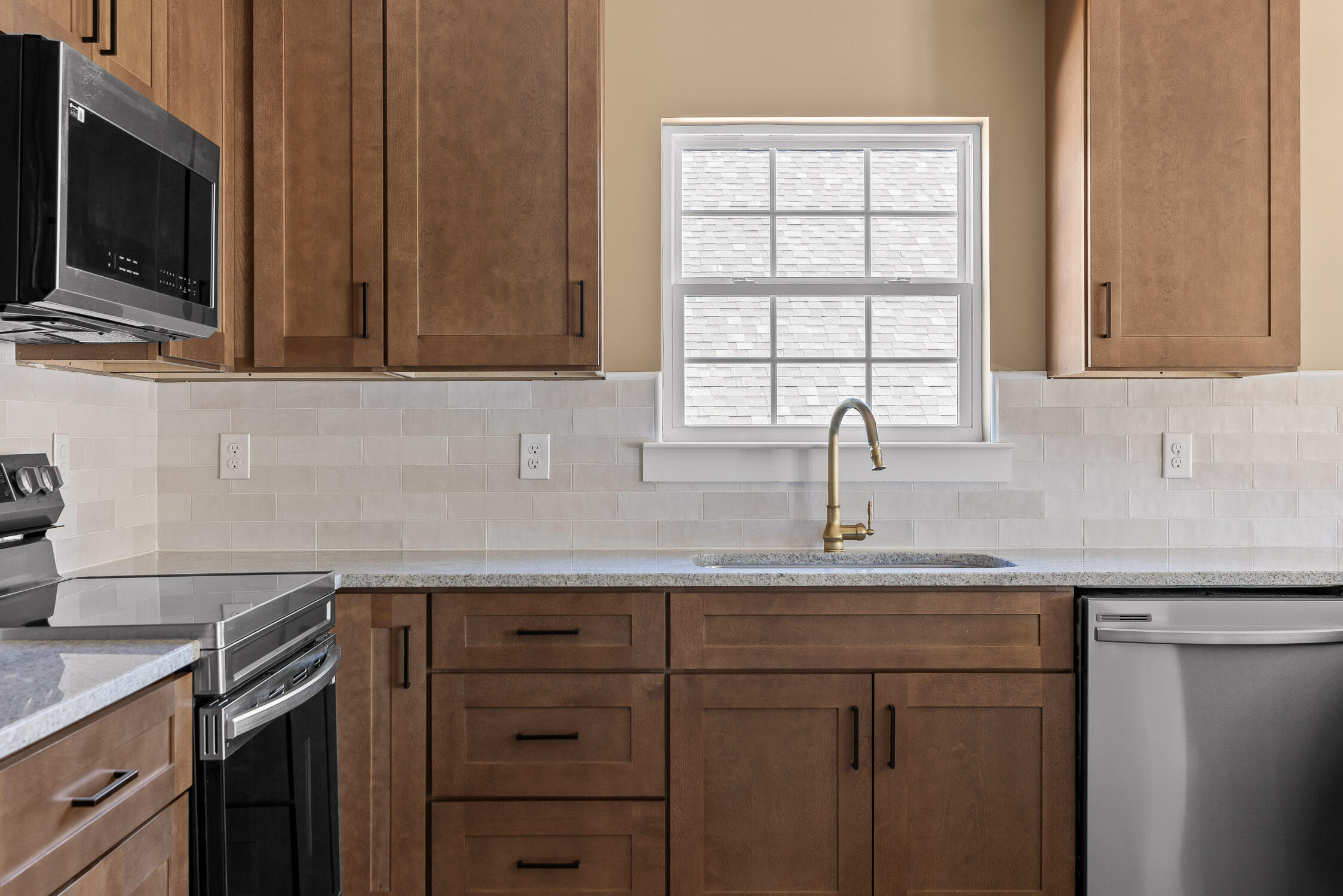 Chattanooga, Tennessee 37406, United States, 3 Bedrooms Bedrooms, ,2 BathroomsBathrooms,Residential,Active,9054