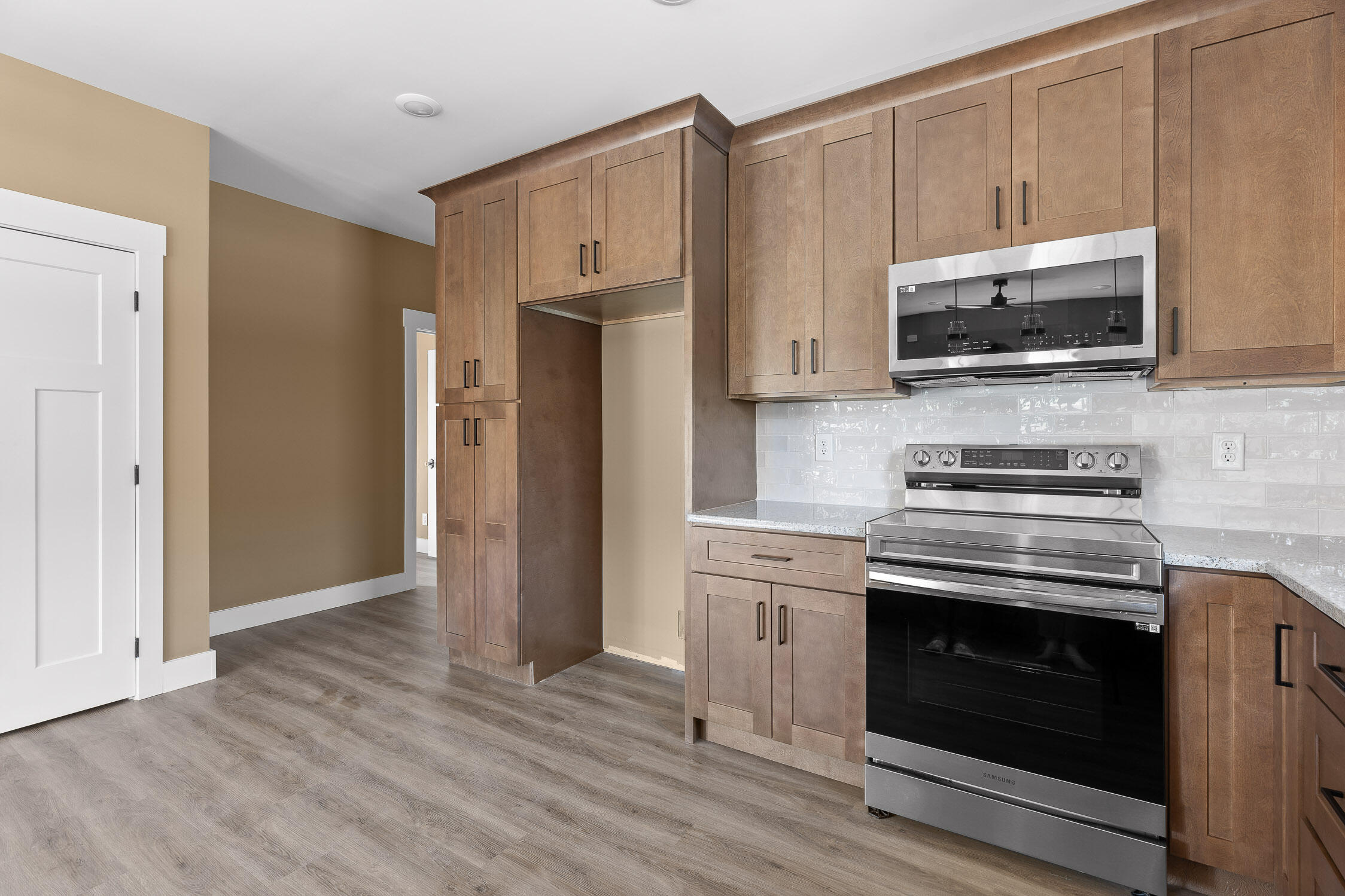 Chattanooga, Tennessee 37406, United States, 3 Bedrooms Bedrooms, ,2 BathroomsBathrooms,Residential,Active,9054