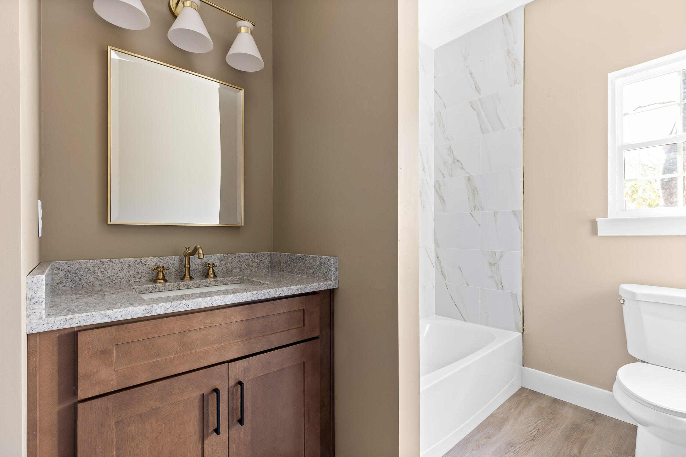 Chattanooga, Tennessee 37406, United States, 3 Bedrooms Bedrooms, ,2 BathroomsBathrooms,Residential,Active,9054