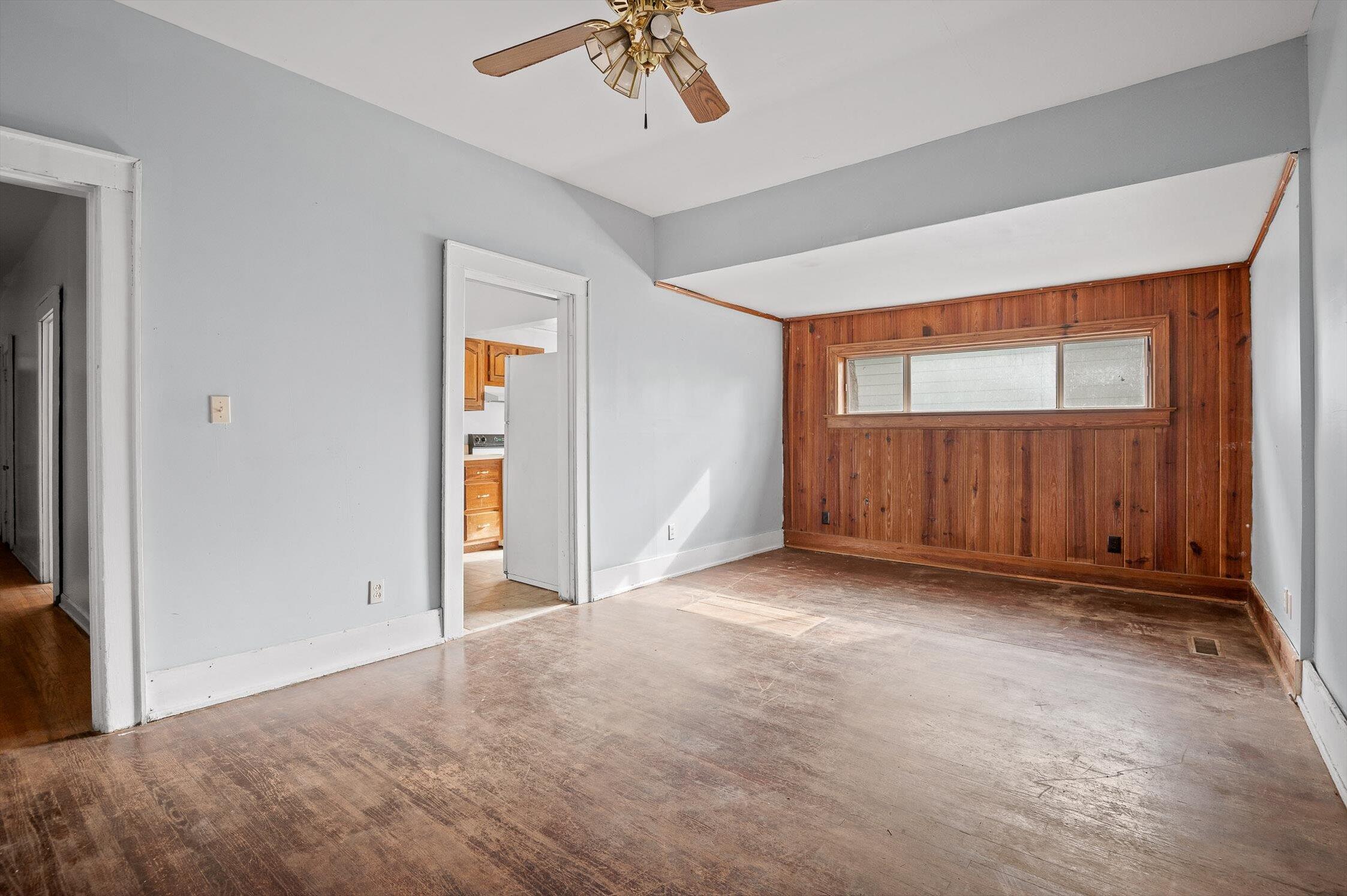 Chattanooga, Tennessee 37405, United States, 4 Bedrooms Bedrooms, ,2 BathroomsBathrooms,Residential,Active,123241