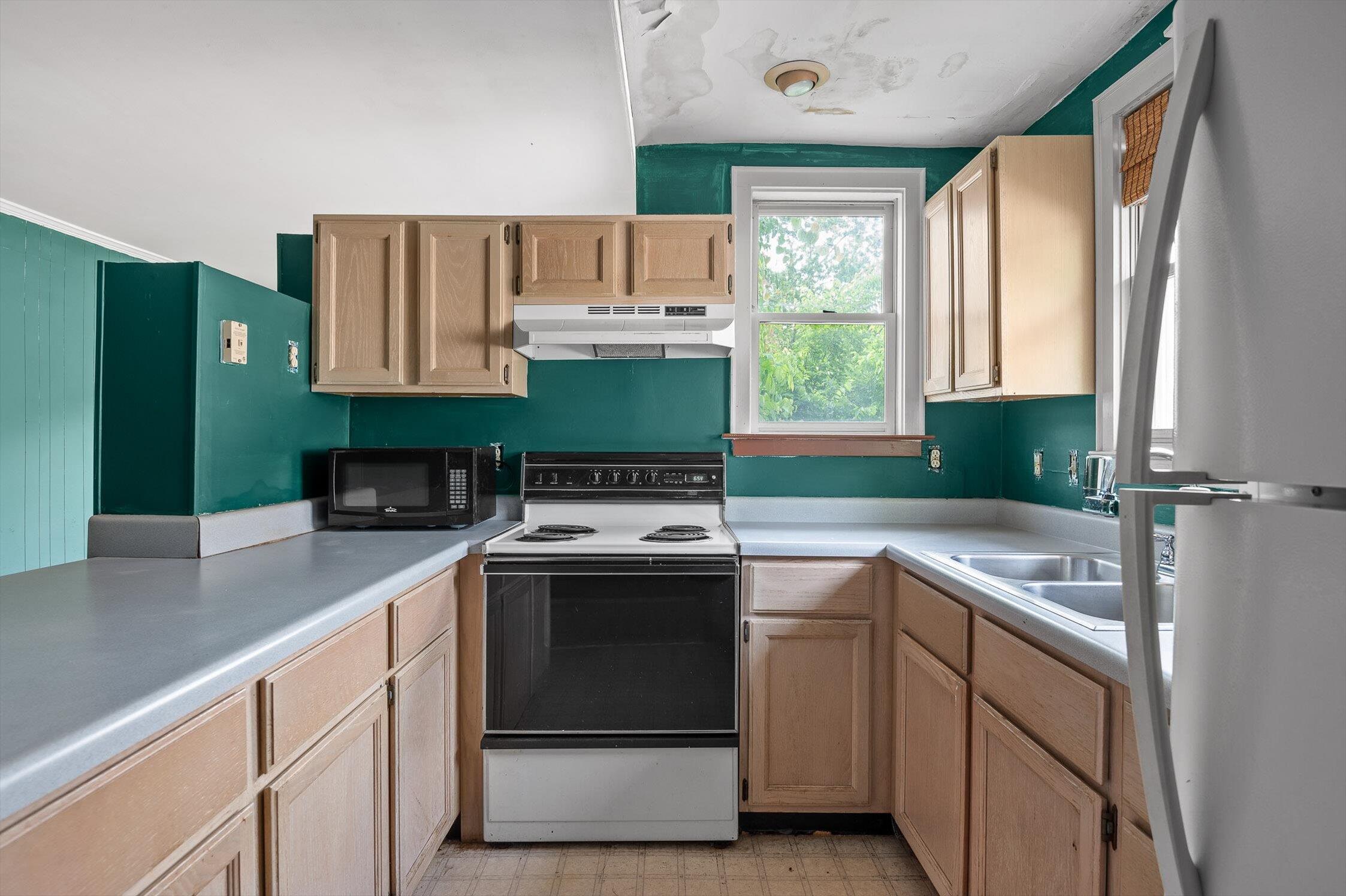 Chattanooga, Tennessee 37405, United States, 4 Bedrooms Bedrooms, ,2 BathroomsBathrooms,Residential,Active,123241