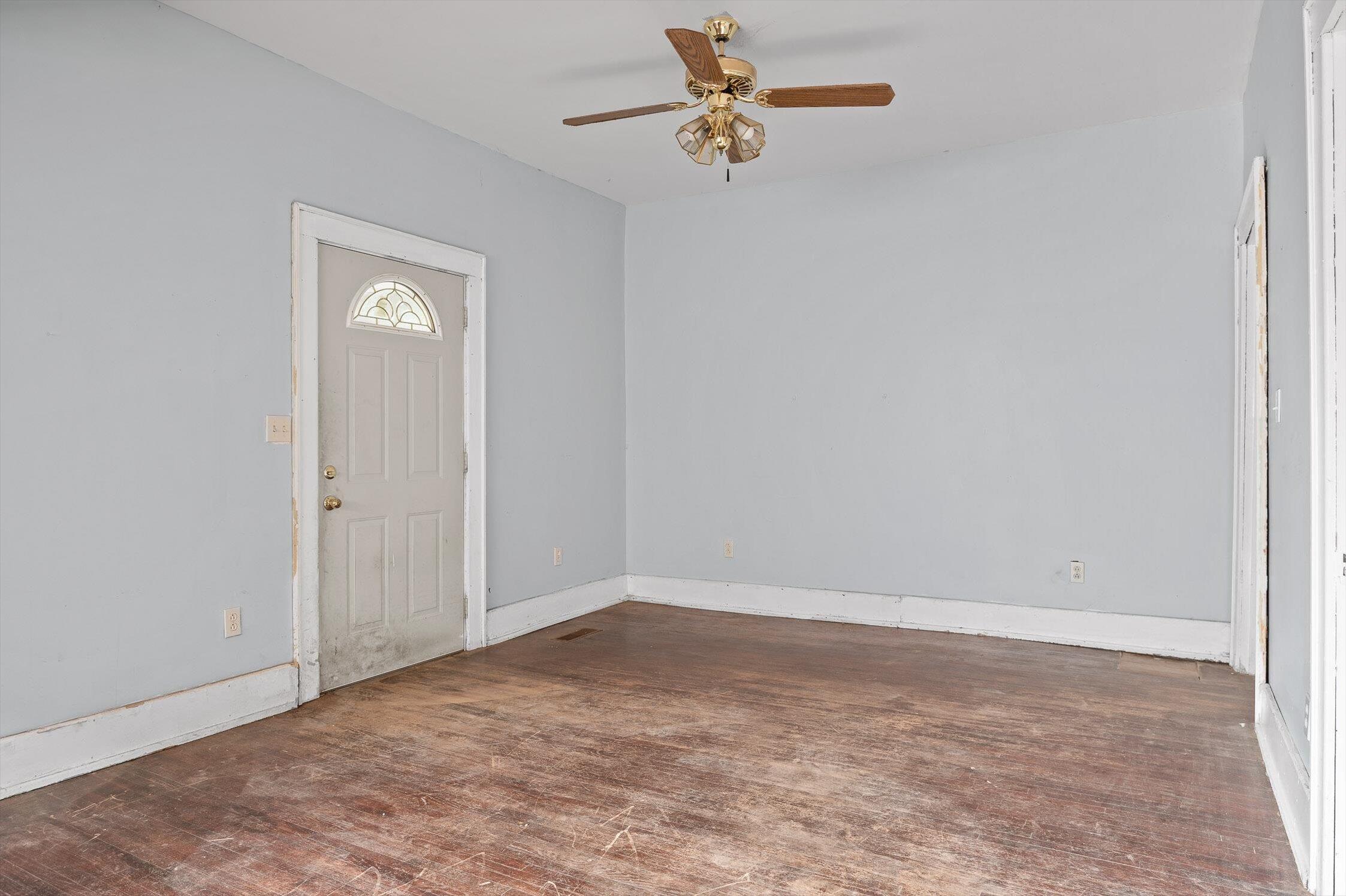 Chattanooga, Tennessee 37405, United States, 4 Bedrooms Bedrooms, ,2 BathroomsBathrooms,Residential,Active,123241