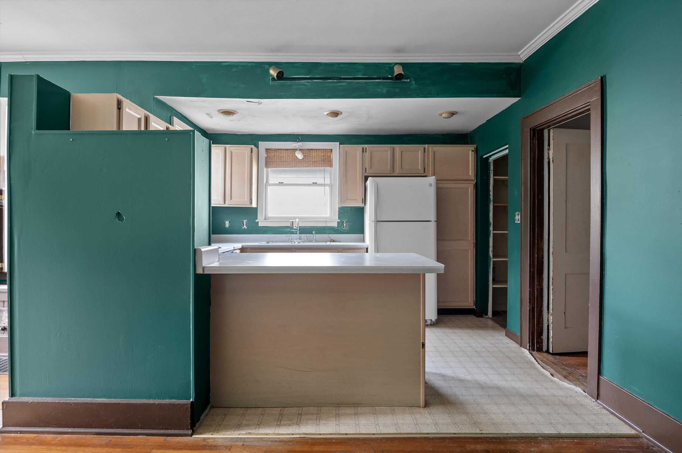 Chattanooga, Tennessee 37405, United States, 4 Bedrooms Bedrooms, ,2 BathroomsBathrooms,Residential,Active,123241