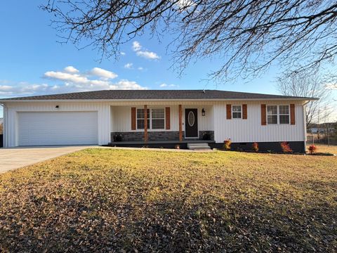 Homes For Sale - 125 Norwood Road<br/> Pikeville, TN 37367