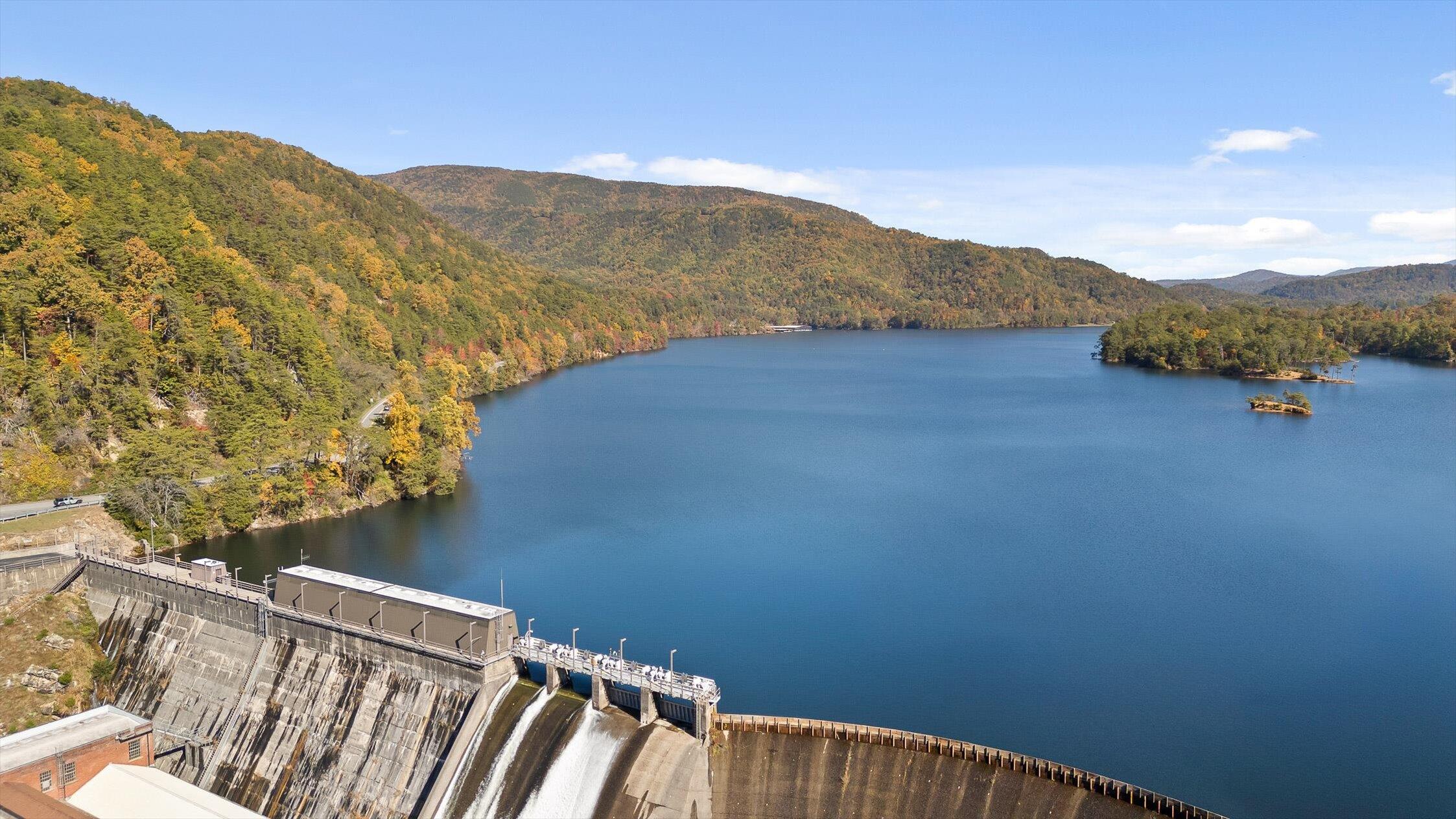 Ocoee, Tennessee 37361, United States, 3 Bedrooms Bedrooms, ,4 BathroomsBathrooms,Residential,Active,237932