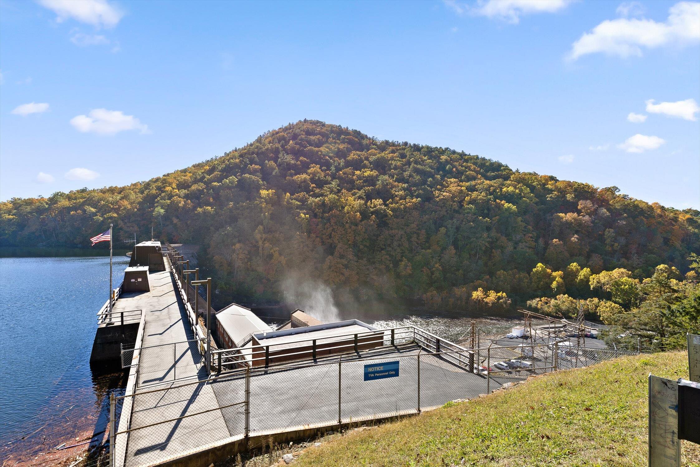 Ocoee, Tennessee 37361, United States, 3 Bedrooms Bedrooms, ,4 BathroomsBathrooms,Residential,Active,237932