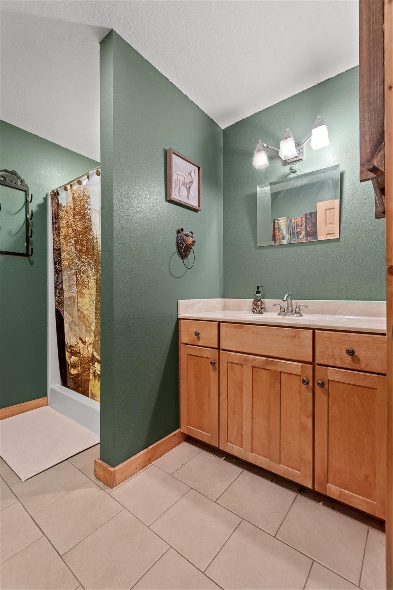 Ocoee, Tennessee 37361, United States, 3 Bedrooms Bedrooms, ,4 BathroomsBathrooms,Residential,Active,237932