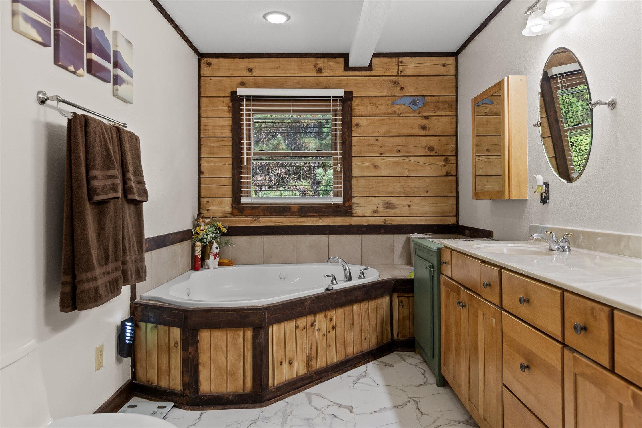 Ocoee, Tennessee 37361, United States, 3 Bedrooms Bedrooms, ,4 BathroomsBathrooms,Residential,Active,237932