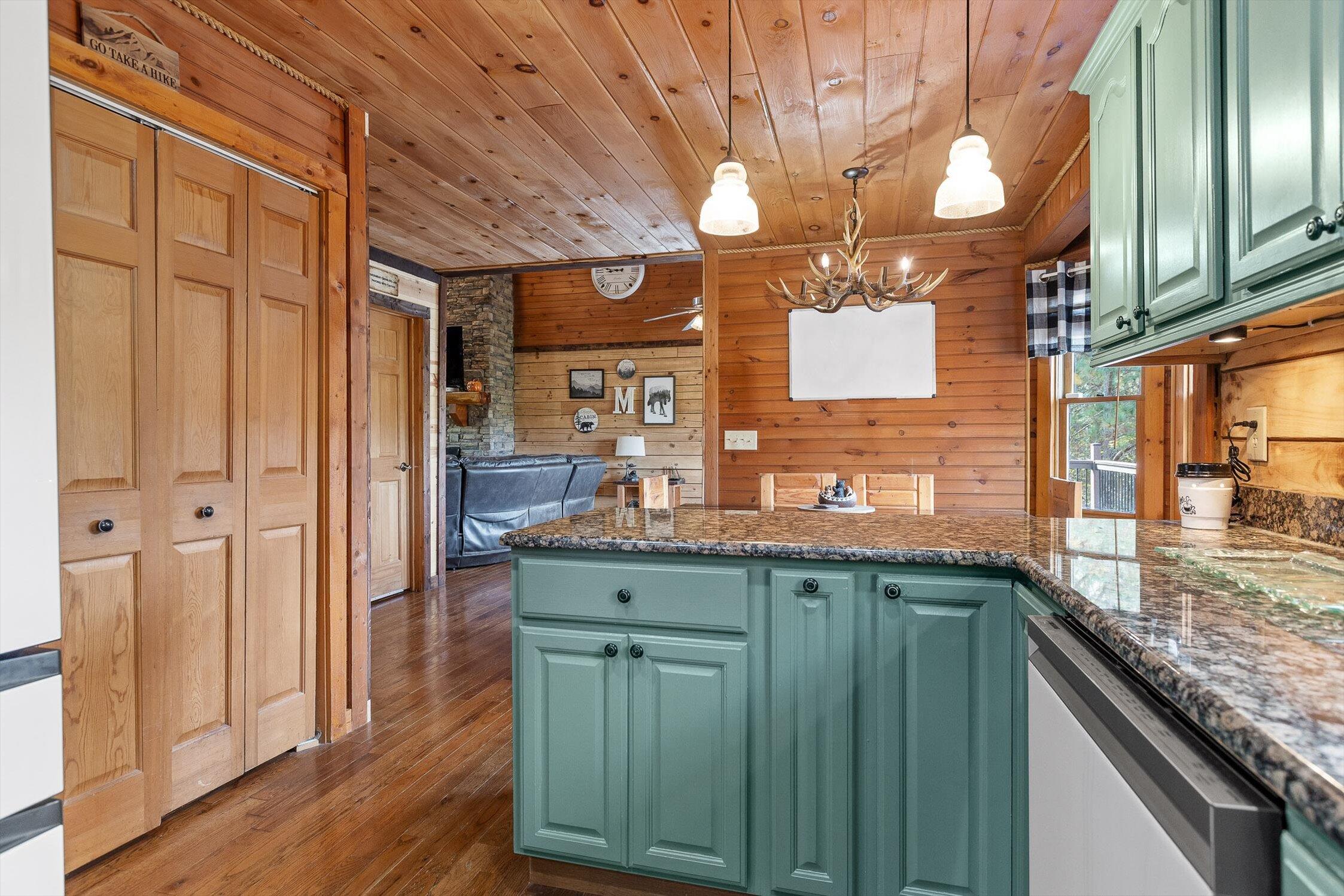 Ocoee, Tennessee 37361, United States, 3 Bedrooms Bedrooms, ,4 BathroomsBathrooms,Residential,Active,237932