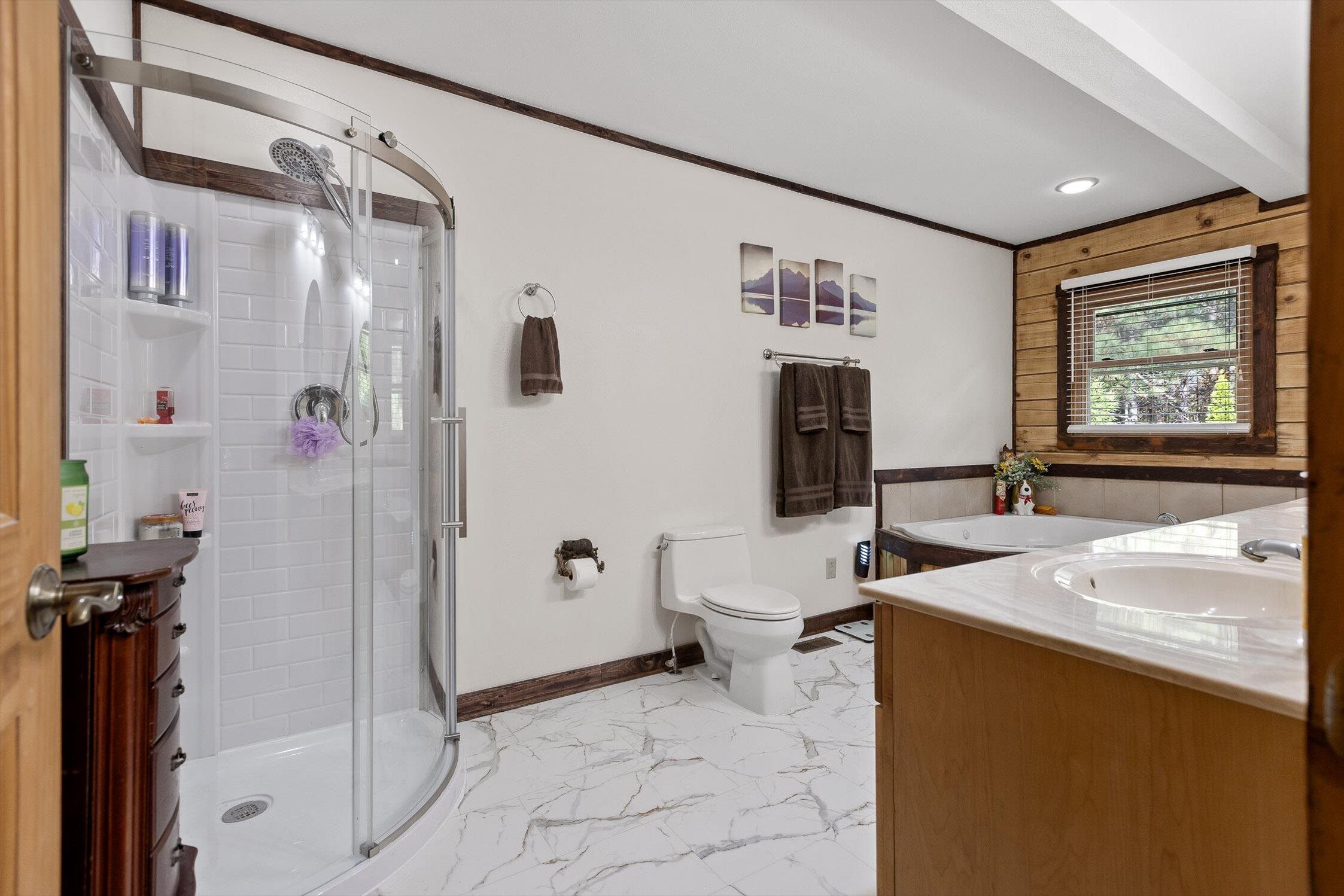 Ocoee, Tennessee 37361, United States, 3 Bedrooms Bedrooms, ,4 BathroomsBathrooms,Residential,Active,237932