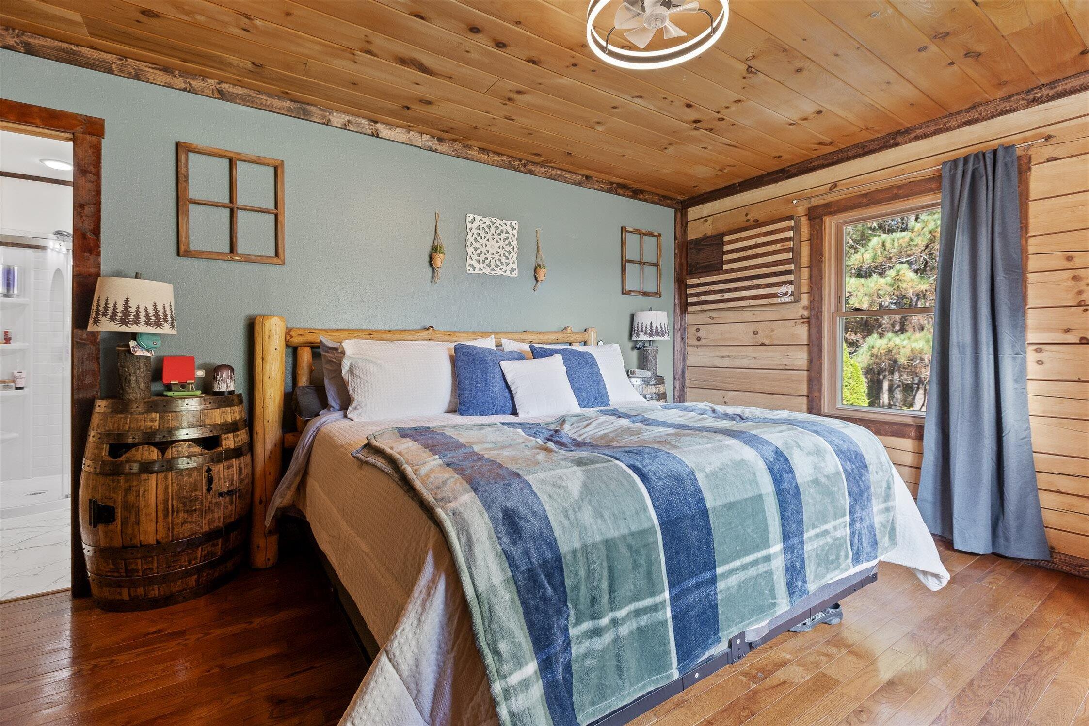 Ocoee, Tennessee 37361, United States, 3 Bedrooms Bedrooms, ,4 BathroomsBathrooms,Residential,Active,237932