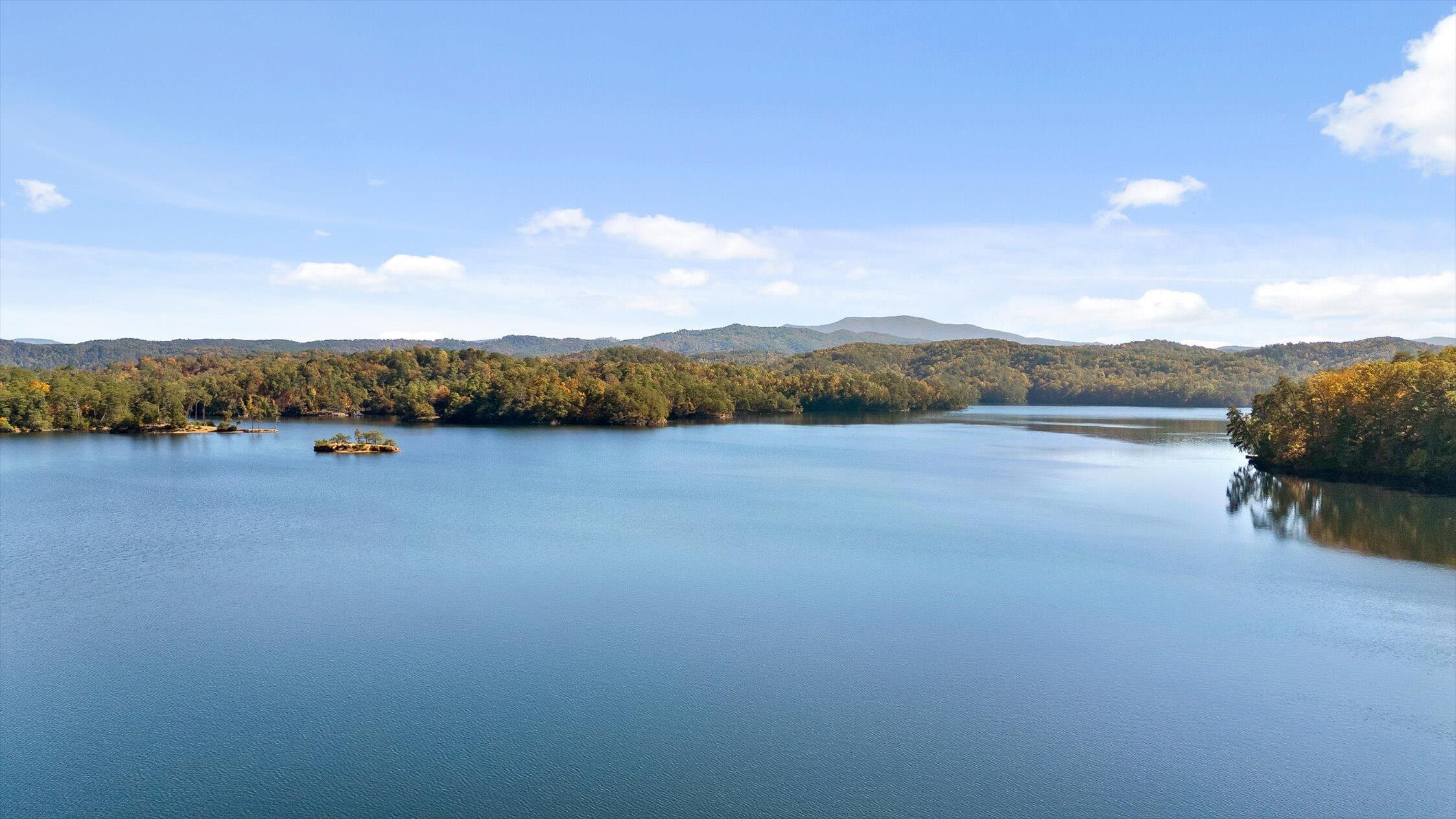 Ocoee, Tennessee 37361, United States, 3 Bedrooms Bedrooms, ,4 BathroomsBathrooms,Residential,Active,237932