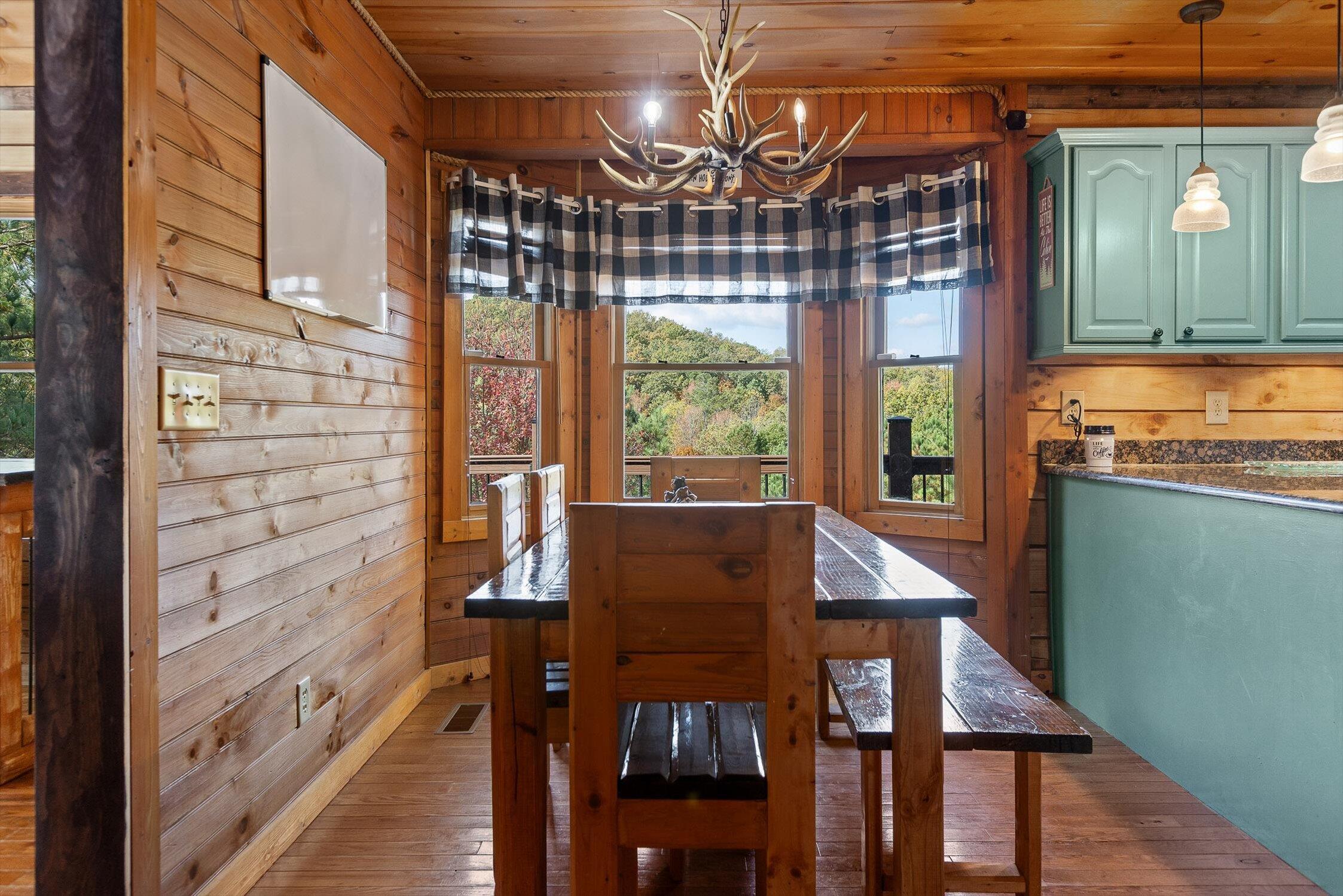 Ocoee, Tennessee 37361, United States, 3 Bedrooms Bedrooms, ,4 BathroomsBathrooms,Residential,Active,237932