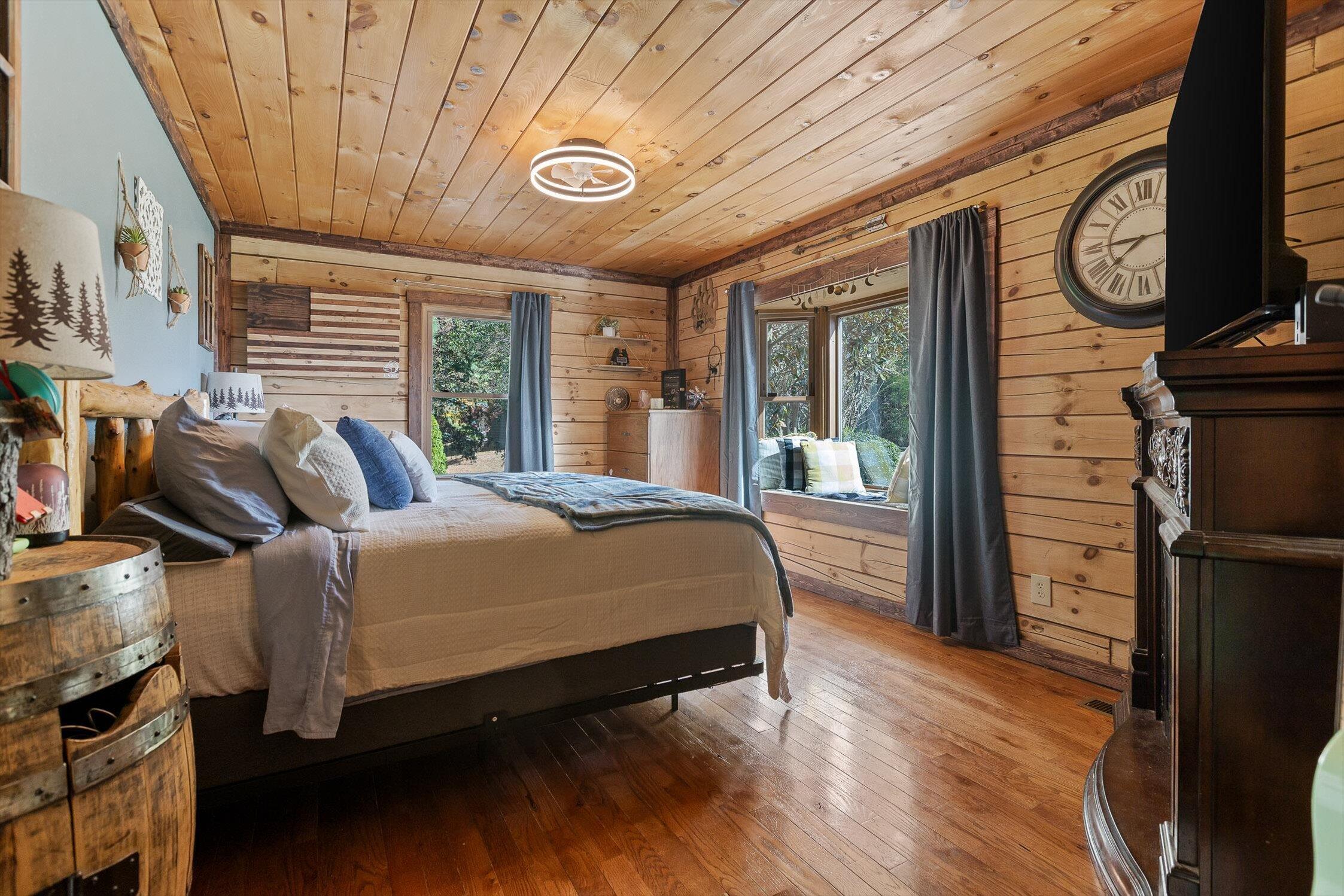 Ocoee, Tennessee 37361, United States, 3 Bedrooms Bedrooms, ,4 BathroomsBathrooms,Residential,Active,237932