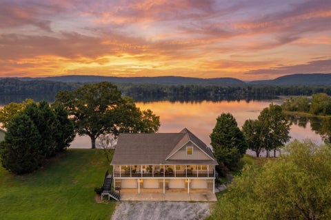 Photo of 122 Eagle Point Drive, Rockwood, TN 37854 (MLS # 1542965)
