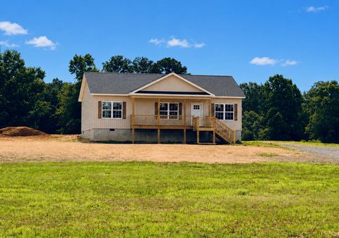 Homes For Sale - 2442 Brown Bridge Road<br/> Dalton, GA 30721