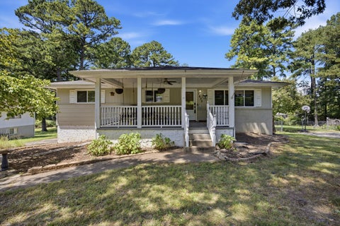 Photo of 7635 Mallette Road, Chattanooga, TN 37416 (MLS # 1541067)