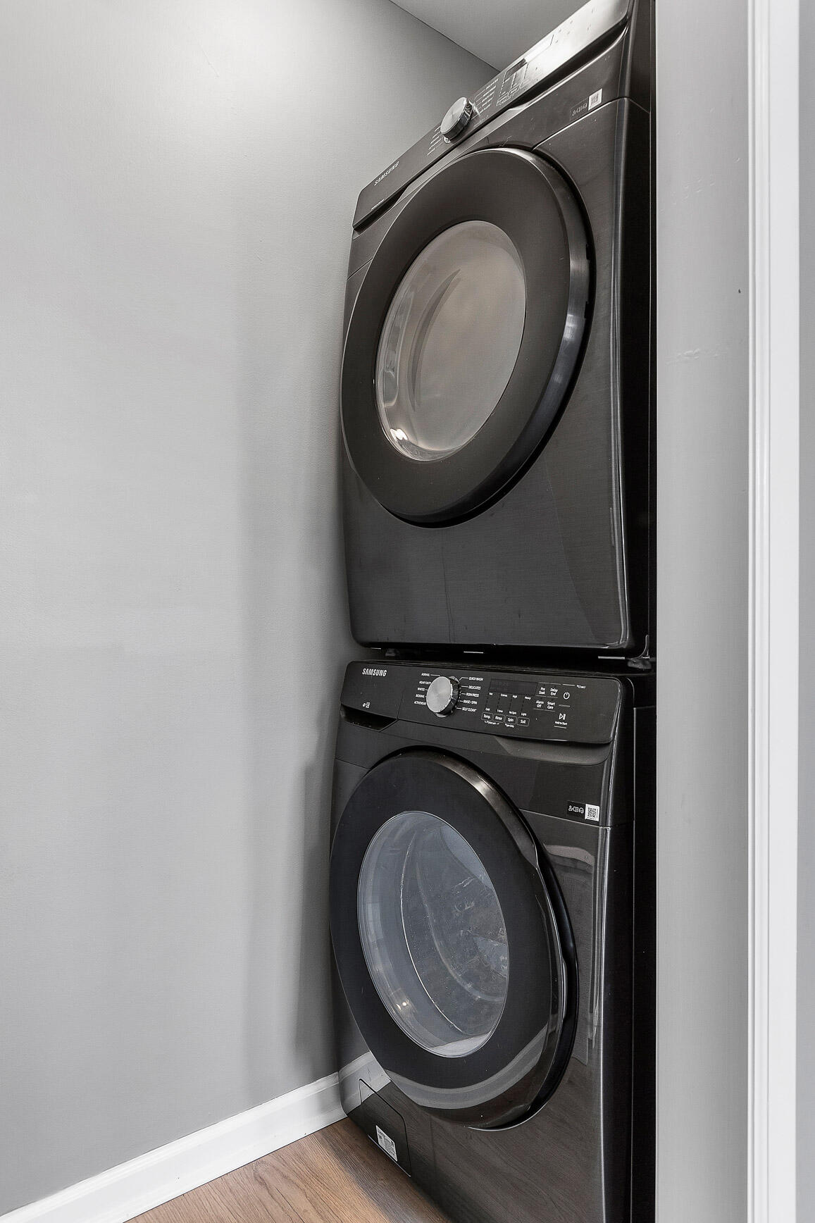 Chattanooga, Tennessee 37407, United States, 3 Bedrooms Bedrooms, ,2 BathroomsBathrooms,Residential,Active,38418